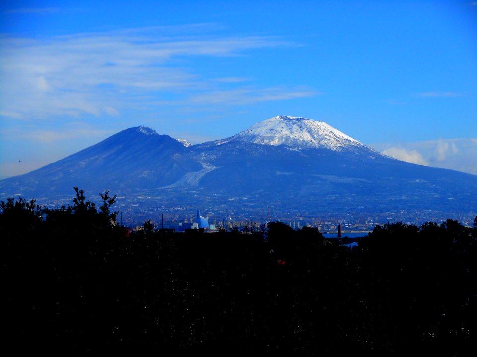 Vesuvius today February 27, 2018 (39805689804)