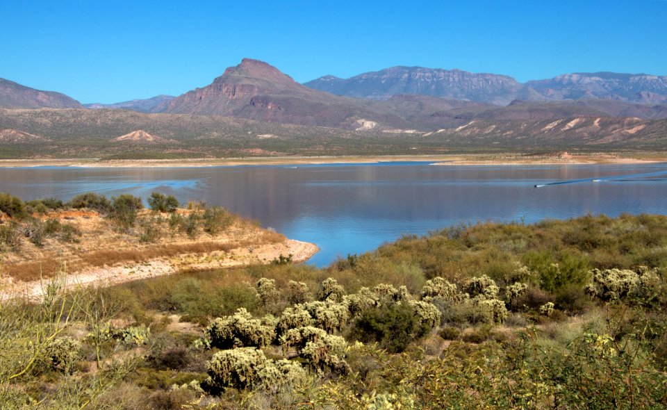 View Across Roosevelt Lake (10911415355)