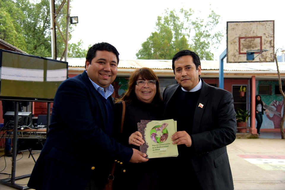 VISITA A MINERA FLORIDA Y LANZAMIENTO DE LIBRO BIODIVERSIDAD DE ALHUE (29157964258)