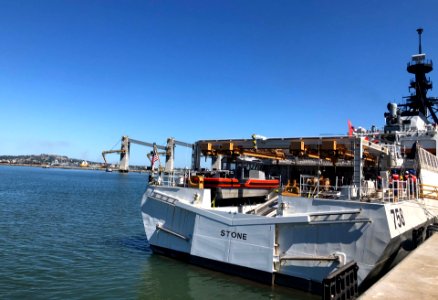 Visita del Buque USCG Cutter Stone de la Guardia Costera de EE.UU. al Puerto de Montevideo. (50880647778)