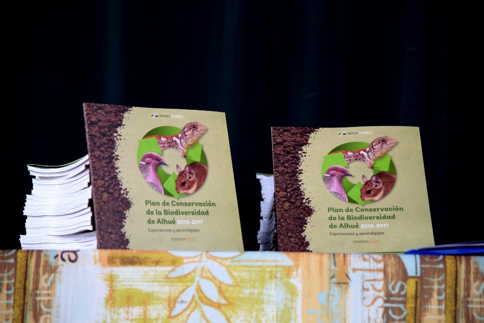 VISITA A MINERA FLORIDA Y LANZAMIENTO DE LIBRO BIODIVERSIDAD DE ALHUE (42311176474)