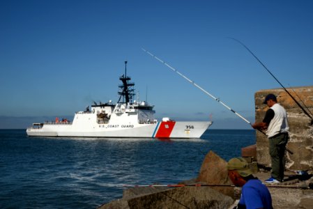 Visita del Buque USCG Cutter Stone de la Guardia Costera de EE.UU. al Puerto de Montevideo. (50881286581)