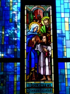 Vitrail recouvrement de Jésus au Temple Notre-Dame-de-Nazareth Paris 15eme arrondissement