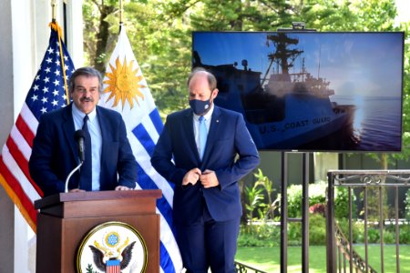 Visita del Buque USCG Cutter Stone de la Guardia Costera de EE.UU. al Puerto de Montevideo. (50880568248)