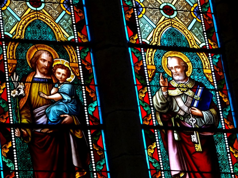 Vitrail, église Saint-Martial, Ségur-les-Villas, Cantal