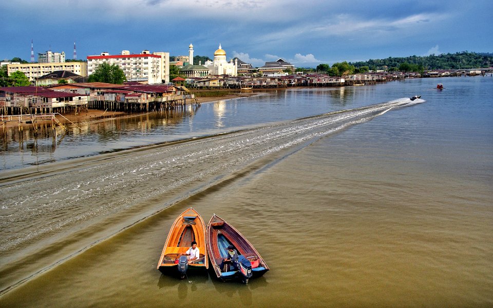 Water taxis Brunei. (50965028036)
