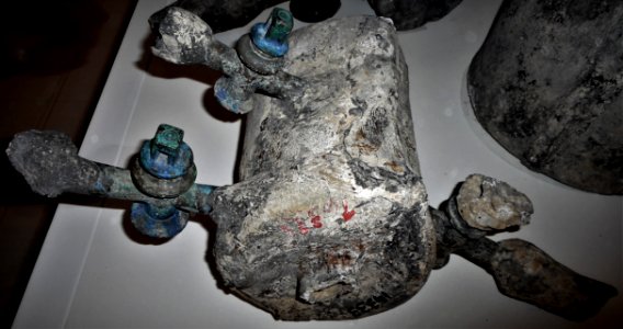 Water regulator - lead and bronze, from Pompeii (before 79 AD) - Temporary exhibition at Museum MADRE in Naples (31863809898)