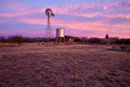 Water tower and windmill (26092723864)
