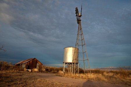 Water tower and windmill (26094489213)