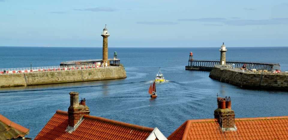 Whitby Harbour, North Yorkshire (48611274567) photo