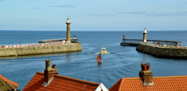 Whitby Harbour, North Yorkshire (48611274567)