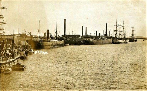 Wharf at Port Pirie, S.A. - very early 1900s (39041373045)