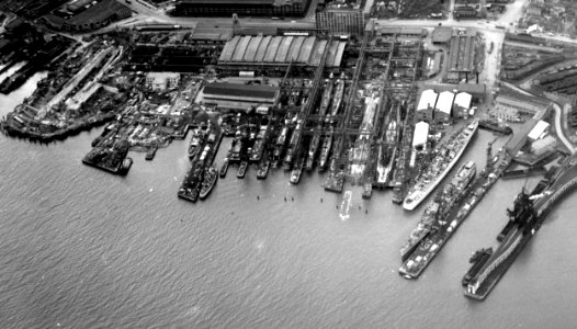 William Cramp & Sons Shipbuilding Company facilities, 15 March 1943. (49633712426)