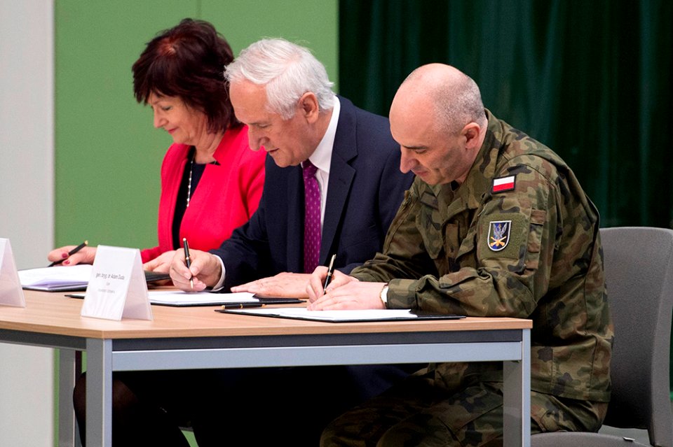 Wizyta premier Beaty Szydło w Stalowej Woli (26666706876)