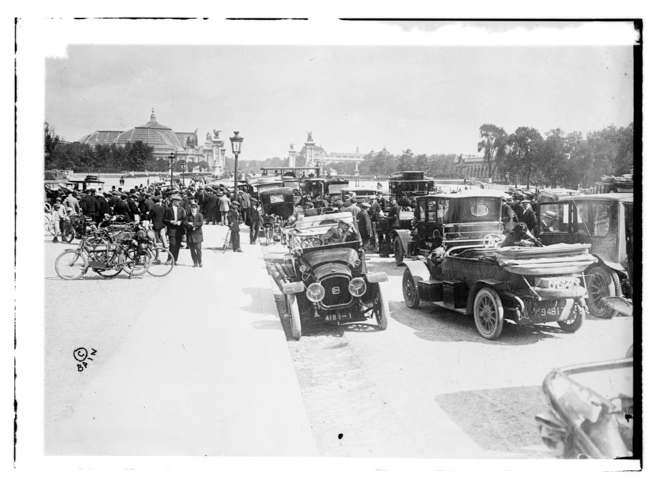 Autos requisitioned - Paris LCCN2014697113