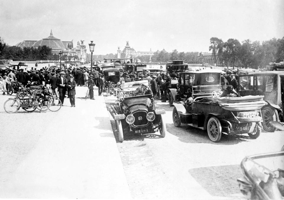 Autos requisitioned -- Paris (LOC)