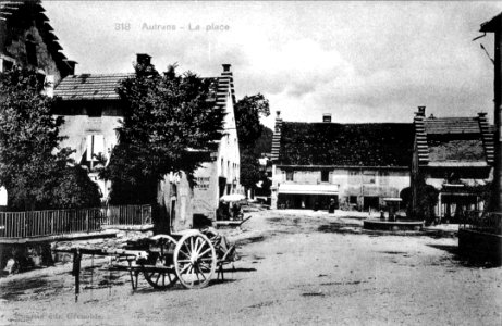 Autrans, La place, p27 L'Isère 1900-1920 - édit à Grenoble