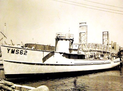 Auxiliary Motor Mine Sweeper USS YMS-62 shown after completion, April 1942 (27162757980)