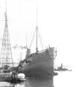 Auxiliary cruiser USS Prairie at the Brooklyn Navy Yard, in 1898 (NH 44056)