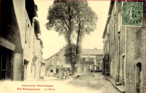 Aveyron Pittoresque 2781 - Rieupeyrou - La Place
