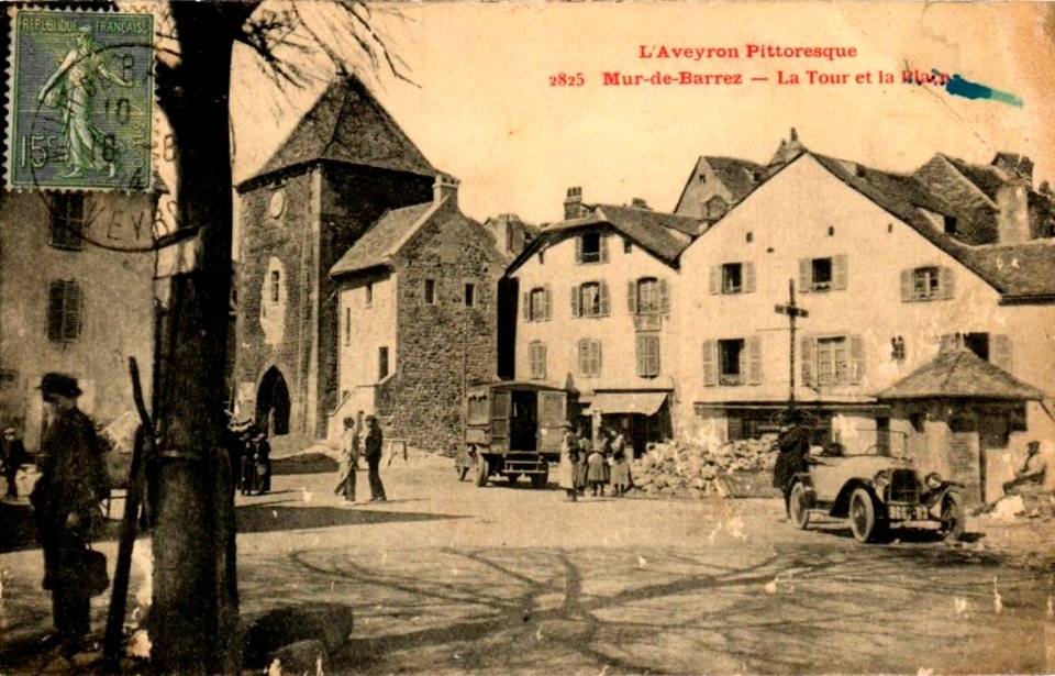 Aveyron Pittoresque 2825 - Mur-de-Barrez - Vieille Tour et La Place