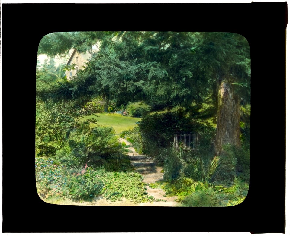 Reef Point, Beatrix Jones Farrand house, Bar Harbor, Maine. Pathway to house LCCN2008675995
