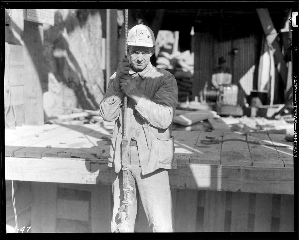 Shaftmen at mouth of the test shaft at Norris Dam site. - NARA - 532671