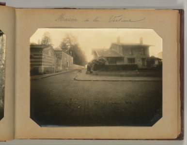 Album of Paris Crime Scenes - Attributed to Alphonse Bertillon. DP263665