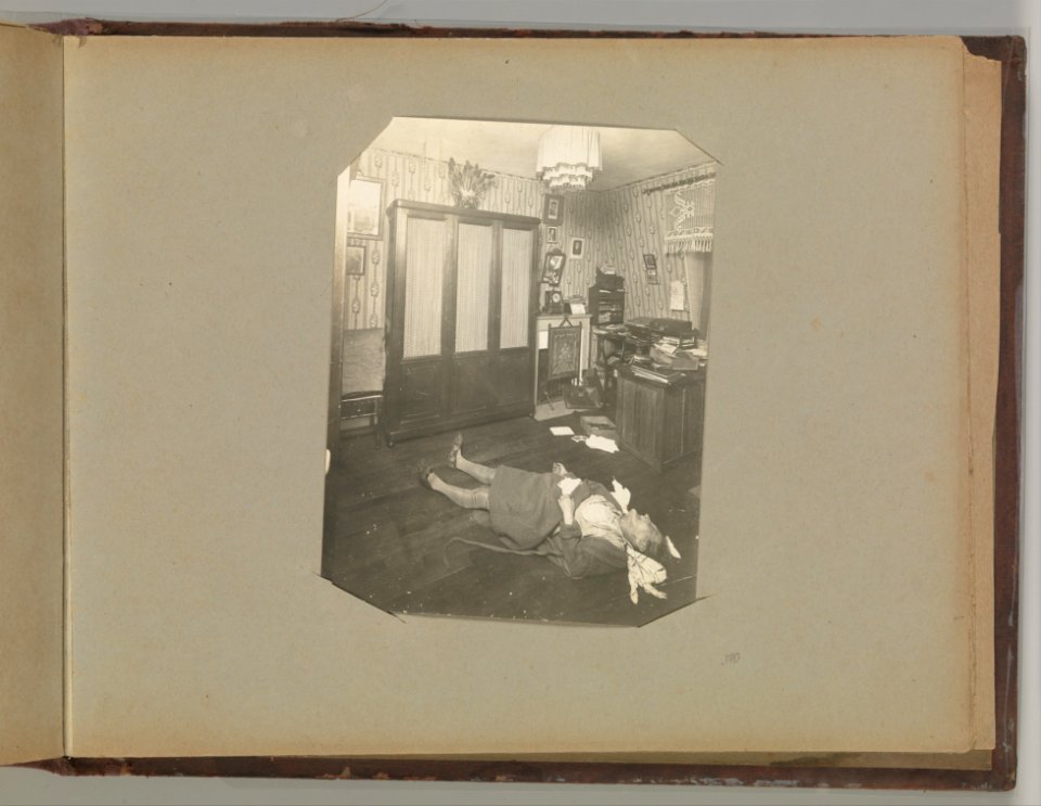 Album of Paris Crime Scenes - Attributed to Alphonse Bertillon. DP263832