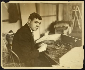 Babe Ruth rolls 'em down a new groove LCCN97502751
