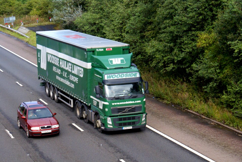 Woodside Haulage, Volvo FH. M61 Chorley Lancashire. (21025231173)