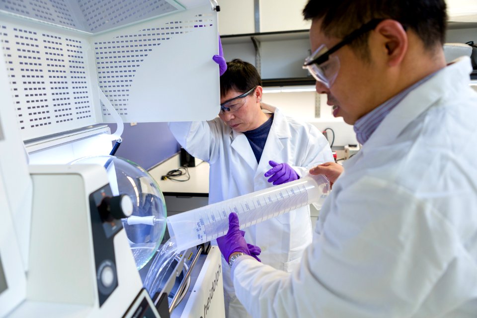 Working in the Process Chemistry Lab (46209557924)