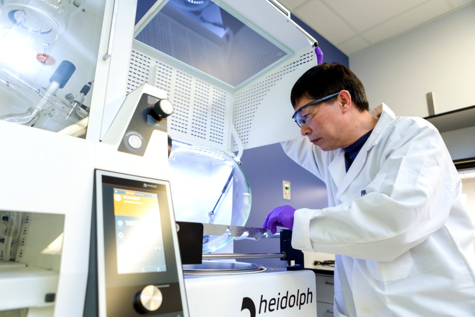 Working in the Process Chemistry Lab (46209558264)