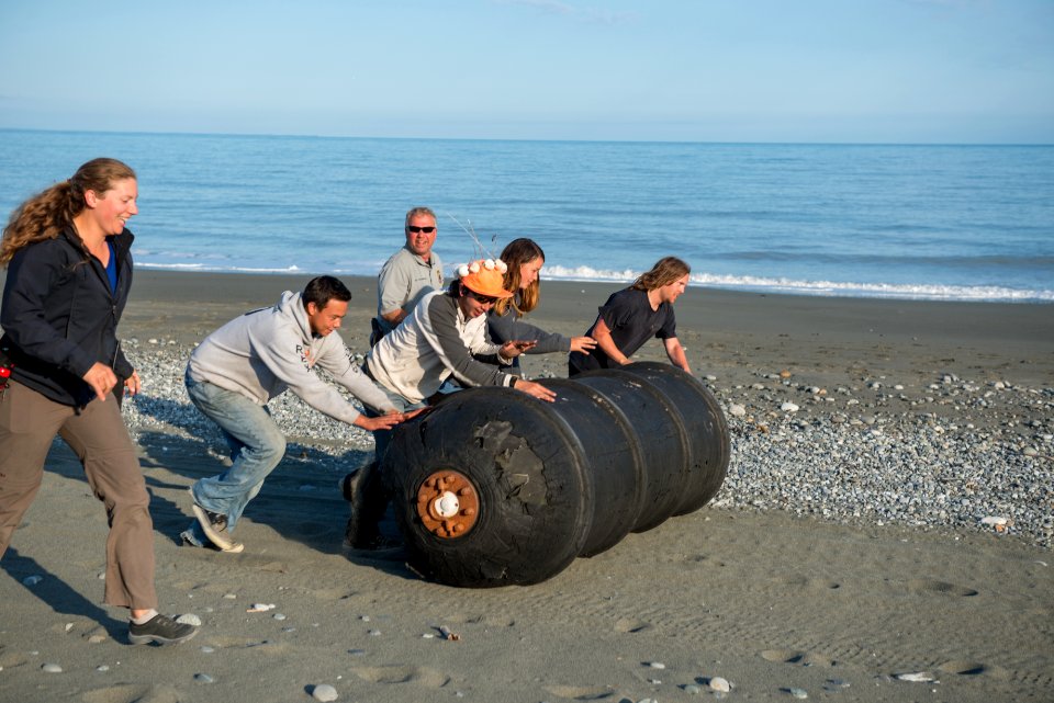 WRST Yakutat Marine Debris Cleanup 2015 (27638537476)