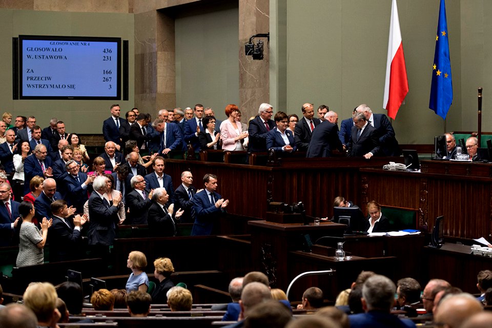 Wystąpienie premier Beaty Szydło w Sejmie (27825220860)
