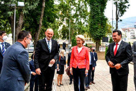 Посета на МКЦ на премиерот Заев и Претседателката на ЕК фон дер Лејен (51528248054)