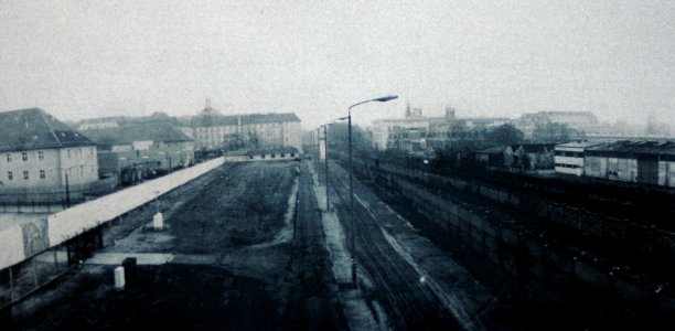 2010-03-20-mauer-berlin-by-RalfR-04