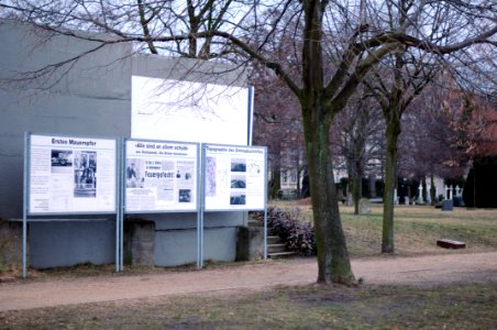 2010-03-20-mauer-berlin-by-RalfR-11