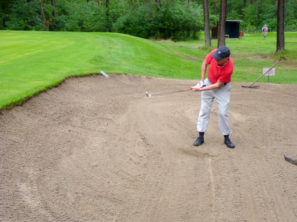 2010-08-18-Golf-Senne-Bunker-Stroke
