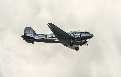 Dc-3 the plane flying photo