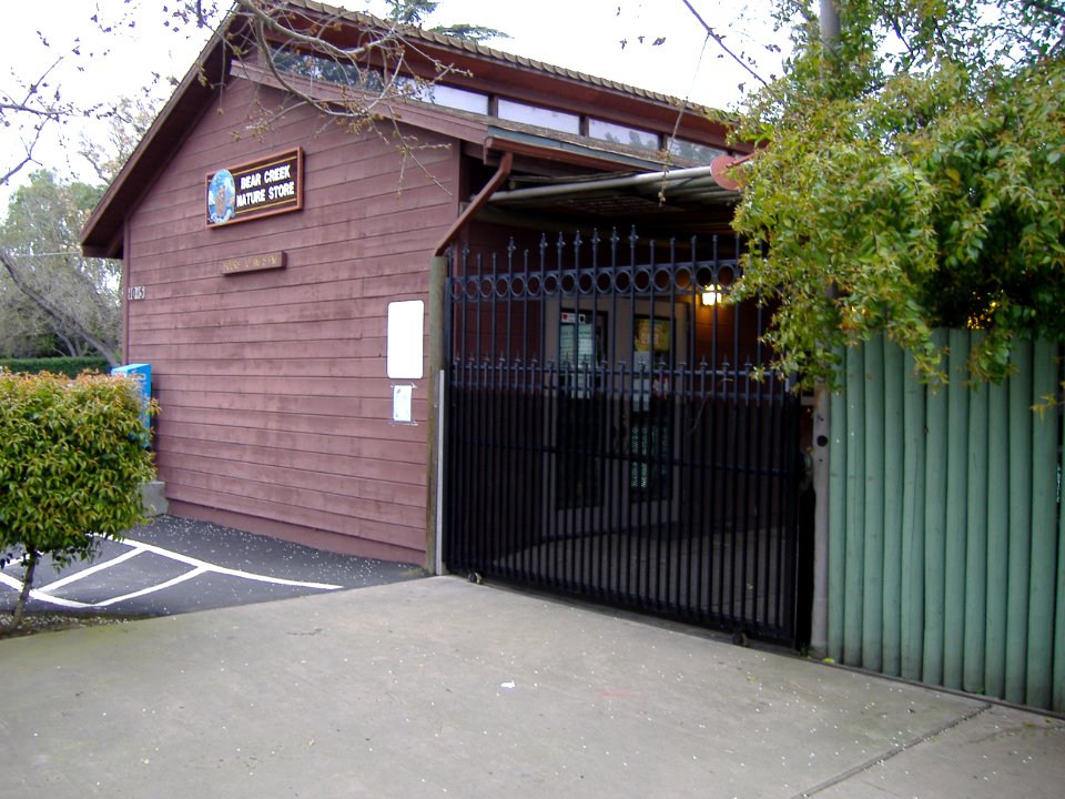 Applegate Zoo Entrance 2