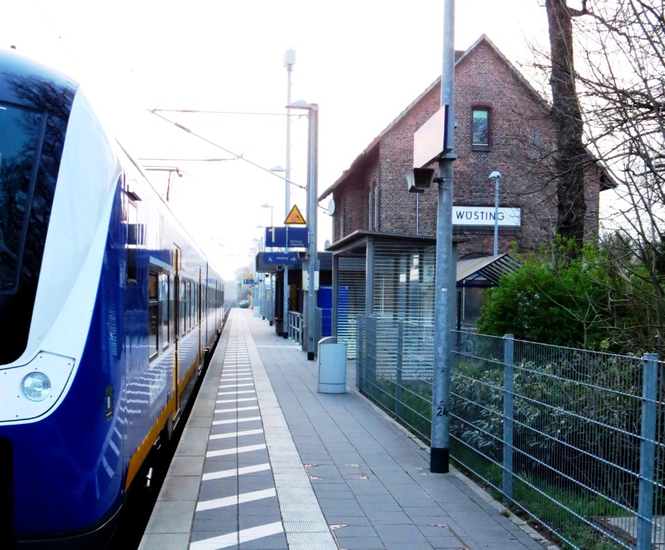 Bahnhof Wüsting