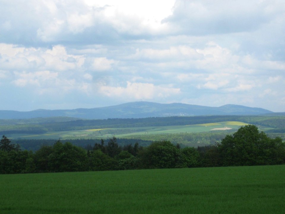 Blick vom Kemerl Rücken nach Südosten auf Feldberg-Taunuskamm