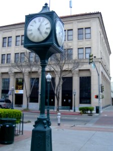 Bob Hart Square clock2