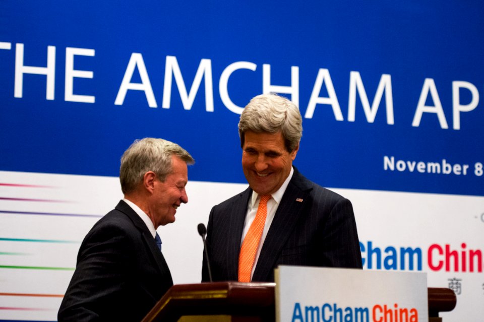 Ambassador Baucus Introduces Secretary Kerry at the American Chamber of Commerce Reception - Flickr - East Asia and Pacific Media Hub