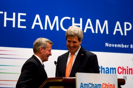 Ambassador Baucus Introduces Secretary Kerry at the American Chamber of Commerce Reception - Flickr - East Asia and Pacific Media Hub photo