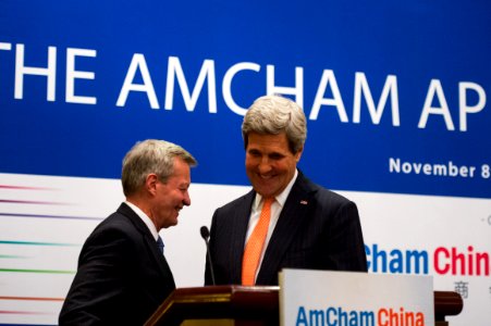Ambassador Baucus Introduces Secretary Kerry at the American Chamber of Commerce Reception - Flickr - East Asia and Pacific Media Hub