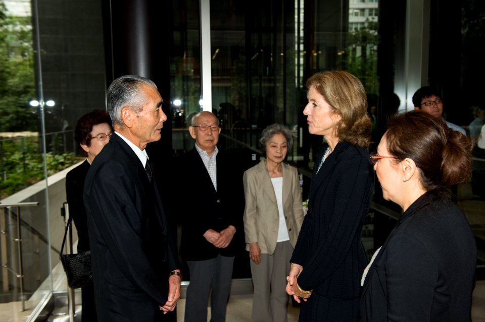 Ambassador Kennedy Pays Tribute at 9-11 Memorial - Flickr - East Asia and Pacific Media Hub (7)