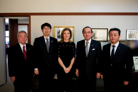 Ambassador Kennedy Meets Mayors of Hiroshima and Nagasaki - Flickr - East Asia and Pacific Media Hub (1)
