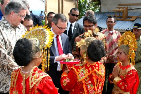 Ambassador Marciel Visits School Reconstruction Project on Anniversary of West Sumatra Earthquake (5053166020)